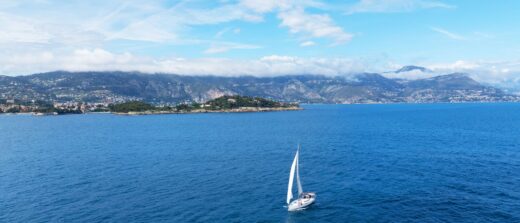 navigation à la voile côte d'Azur